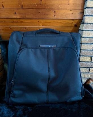 Valigia da viaggio Delsey Paris colore nero