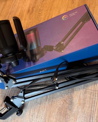 Microfono RGB Fifine con braccio