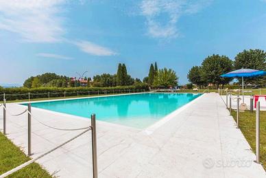 Monolocale con piscina