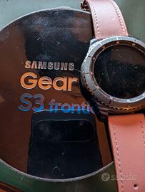 Samsung S3 Gear Frontier con due cinturini rosa, g