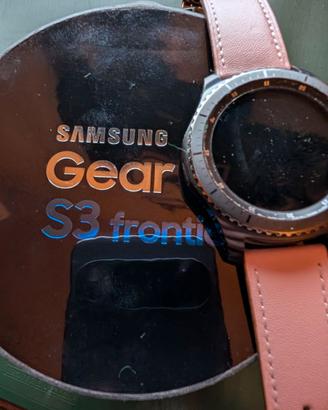 Samsung S3 Gear Frontier con due cinturini rosa, g