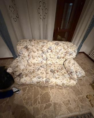 2 Divani con rivestimento floreale