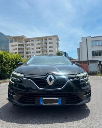 Renault Megane 1.5 blue diesel 116cv 86000 km 2021