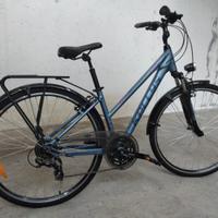 Bicicletta da donna marca Kellys