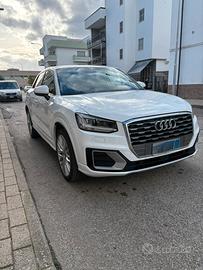 Audi Q2 1.6tdi 116cv S design con gancio traino