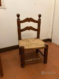 Sedia bassa in legno