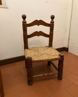 Sedia bassa in legno