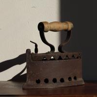 Ferro da stiro in ghisa