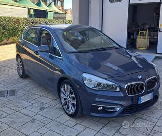BMW Active Tourer 220d allestimento Luxury