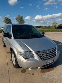 Chrysler Voyager 2.8 CRD 150cv - 7 posti - 1 propr