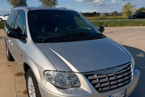 Chrysler Voyager 2.8 CRD 150cv - 7 posti - 1 propr