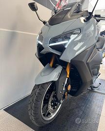 Yamaha T Max 560 TECH CERAMIC GREY