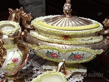 Sopra mobili d'epoca.