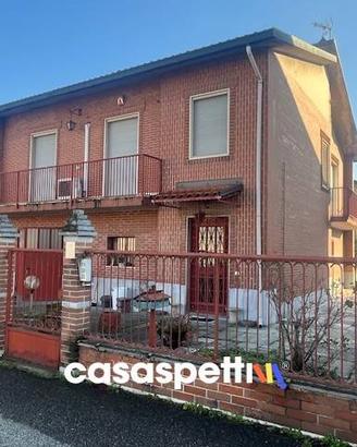 Villa di 369 m² con più di 5 locali e box auto dop