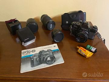 Reflex 35 mm  Yashica FX-D Quartz con accessori