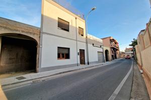 Ampia soluzione indipendente con garage e veranda