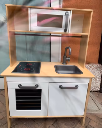 Cucina giocattolo