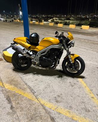 Triumph daytona 955i