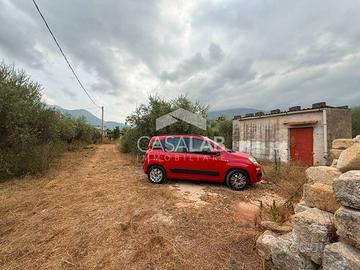 Terreno con magazzino