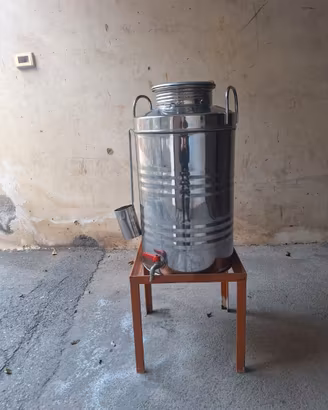 Bidone contenitore dell'olio