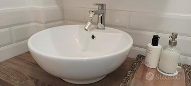 Lavabo, rubinetti ed accessori bagno