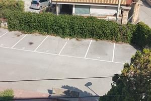 Posto auto esterno in condominio. Vedi foto