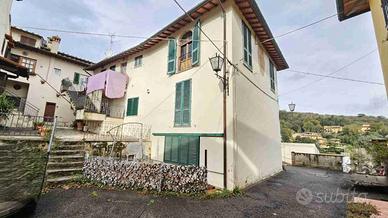 Appartamento di 90 m² con 4 locali a Carmignano