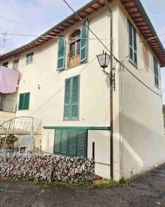 Appartamento di 90 m² con 4 locali a Carmignano