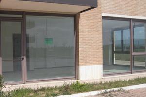 Si affitta locale ad uso ufficio o negozio