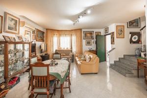 Villa a schiera con giardino