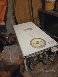 caldaia murale tradizionale a gas Riello Residence