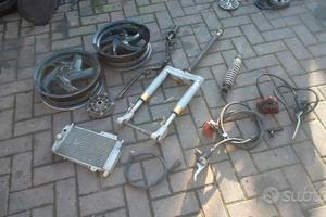 Runner 180 2T '00: cerchio pinza pompa km radiator