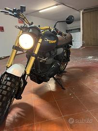 Triumph cafe racer 900cc