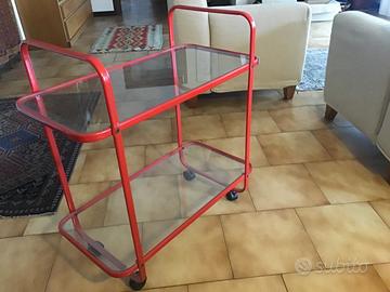 Carrello con ripiani in vetro