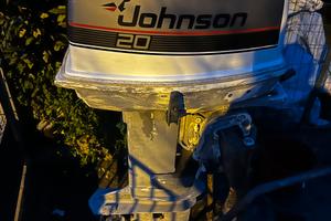Motore marino jhonson 20 cv