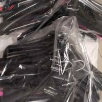 Appendiabiti, grucce, stampelle nuove