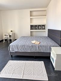 Camere  per studentesse in  zona piazza d’armi