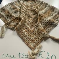 Baktus in lana all’uncinetto