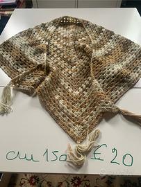 Baktus in lana all’uncinetto