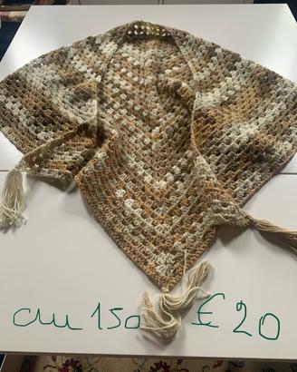 Baktus in lana all’uncinetto