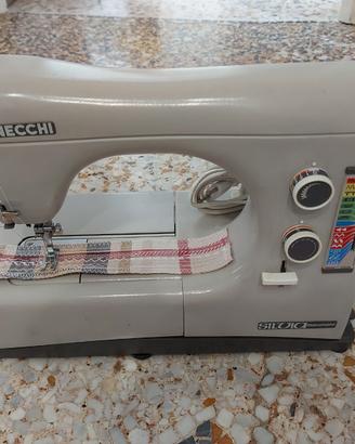 Macchina da cucire Necchi 584 Silvia