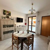 Trivano al piano terra con cortile