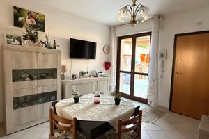 Trivano al piano terra con cortile