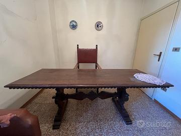 Tavolo da studio in noce