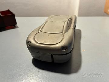 astuccio porta attrezzi a forma di auto 