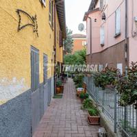 BILOCALE RISTRUTTURATO CON CUCINA SEPARATA ABITABI