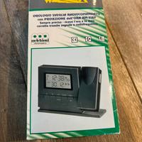 Orolodgii sveglia con proiezione dell’ora