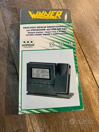 Orolodgii sveglia con proiezione dell’ora