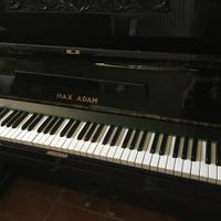 Vecchio pianoforte per arredamento