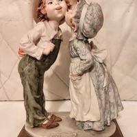 ragazza che bacia GIUSEPPE ARMANI